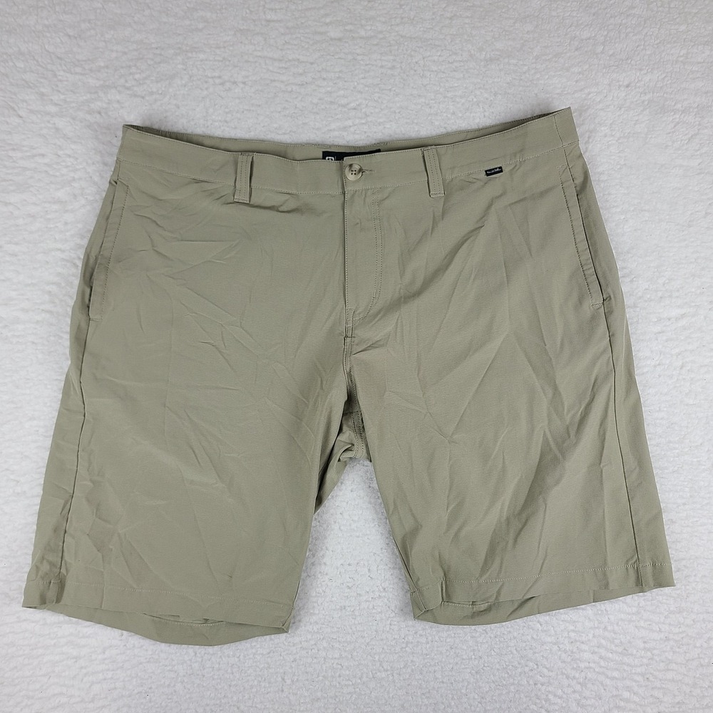 Travis Mathew Shorts Mens 40‎ Beige 10" Inseam Casual Chino Performance Golf